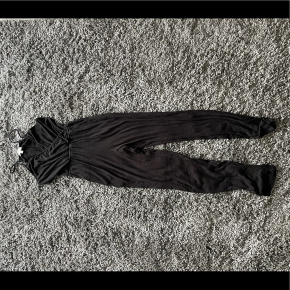 NYTT Black Racerback Jumpsuit - Picture 2 of 3